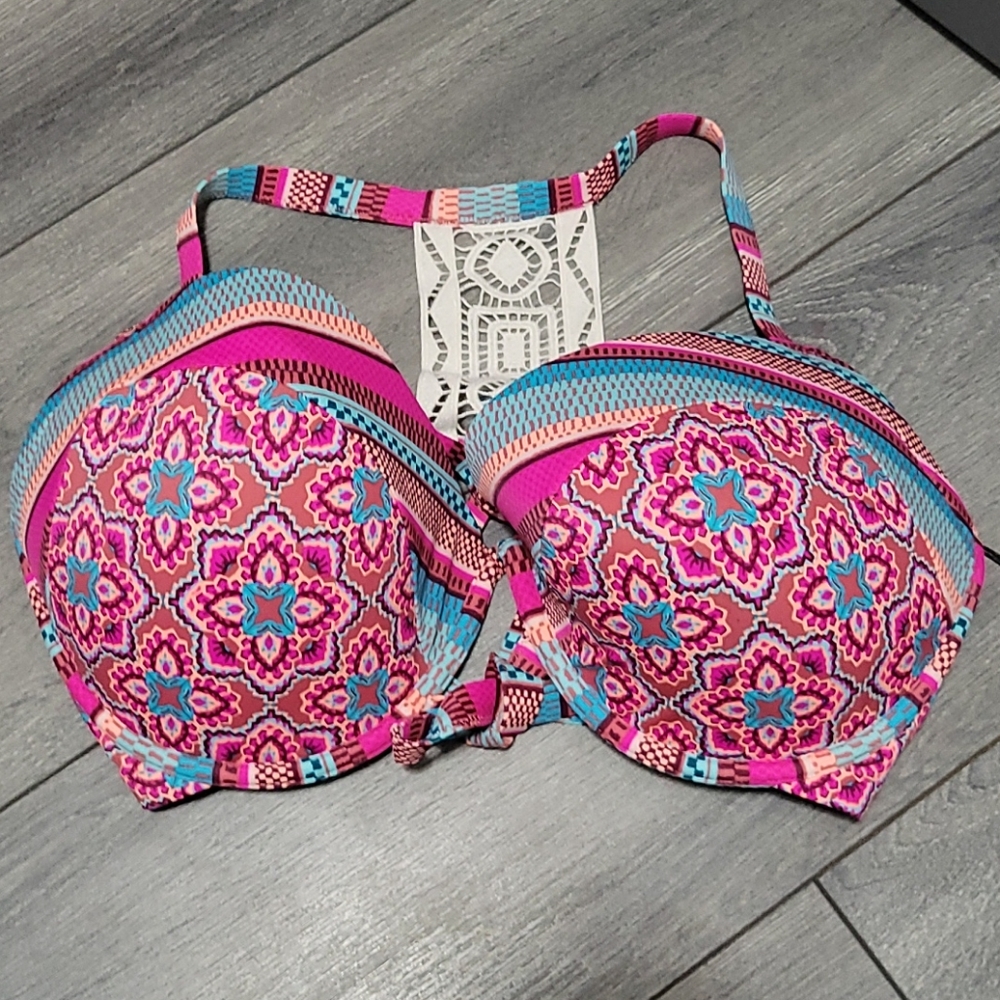38DDD swim top